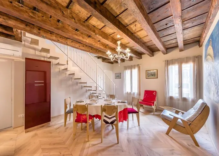 Élite Home stunning venetian apt. Close Accademia